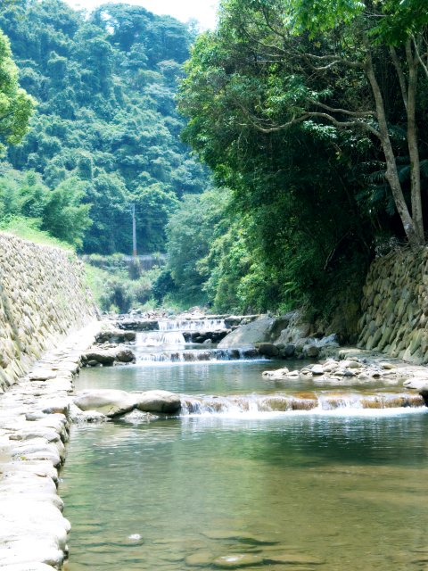鹿母潭溪